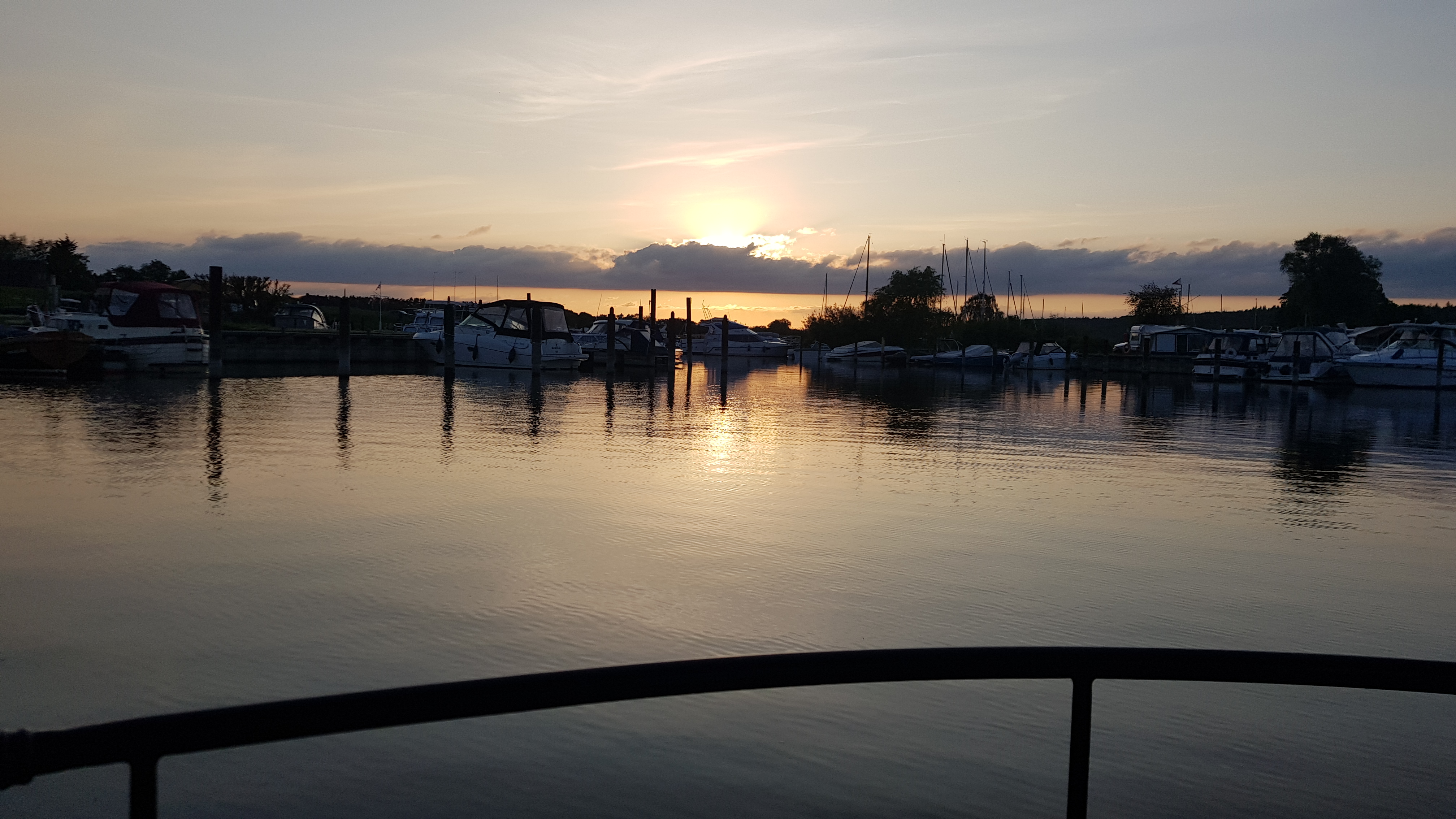 Sonnenuntergang vom Boot